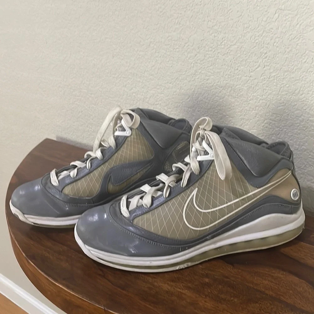 Nike Air Max Lebron VII (7) Cool Grey - Picture 1 of 8